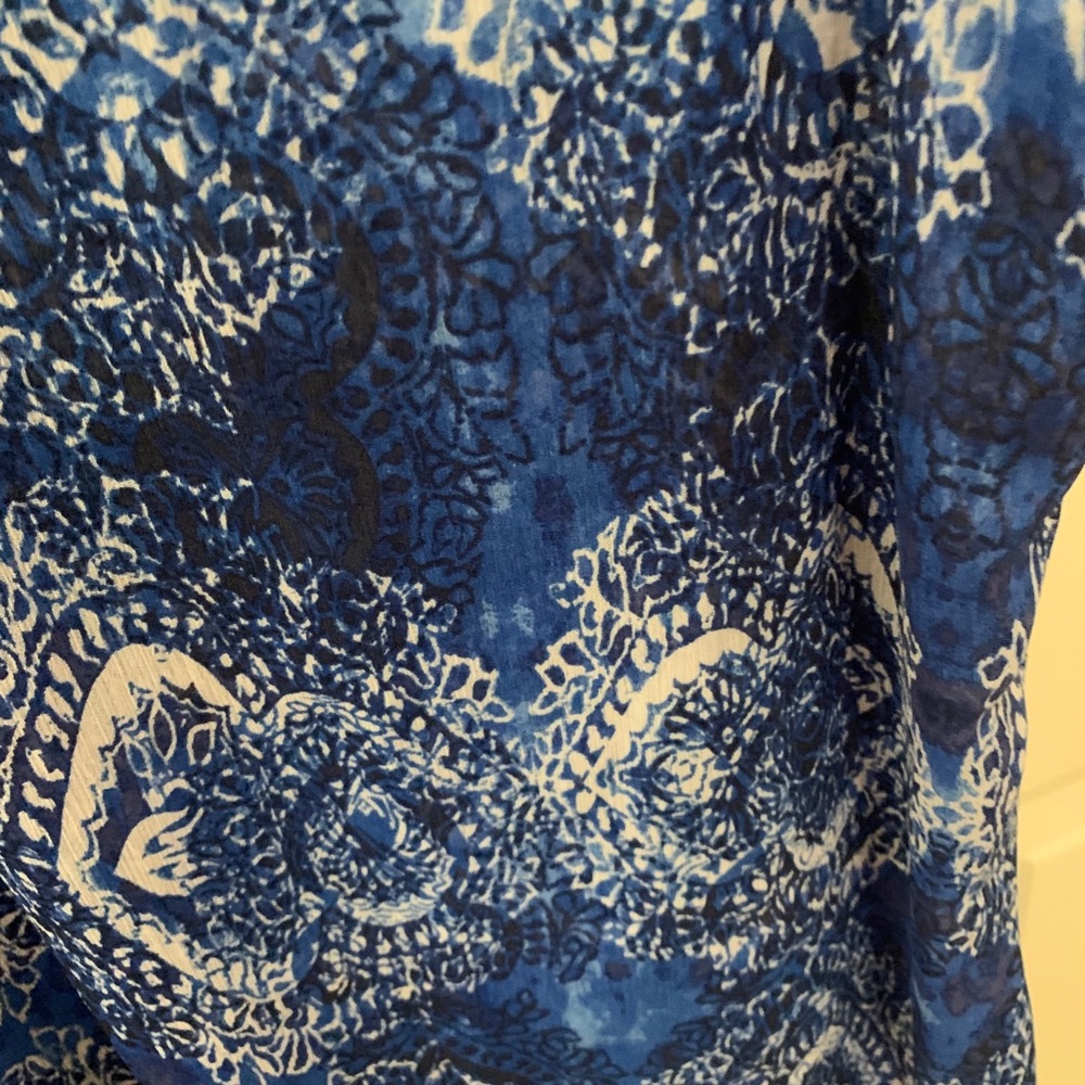 Beautiful top. - Picture 3 of 4
